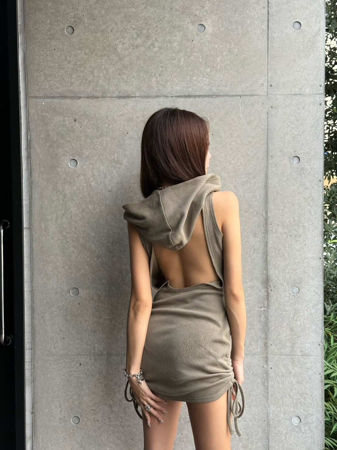 BACK OPEN sleeveless hoodie