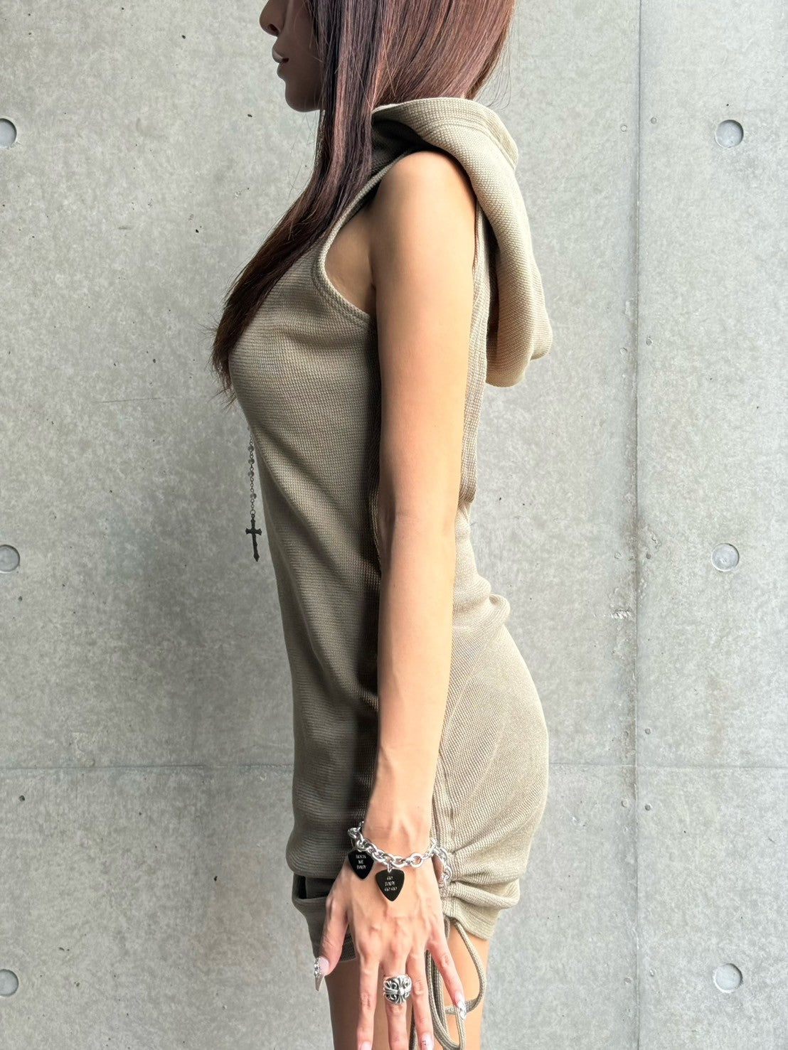 BACK OPEN sleeveless hoodie