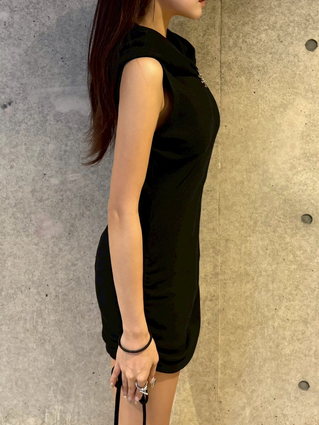 BACK OPEN sleeveless hoodie