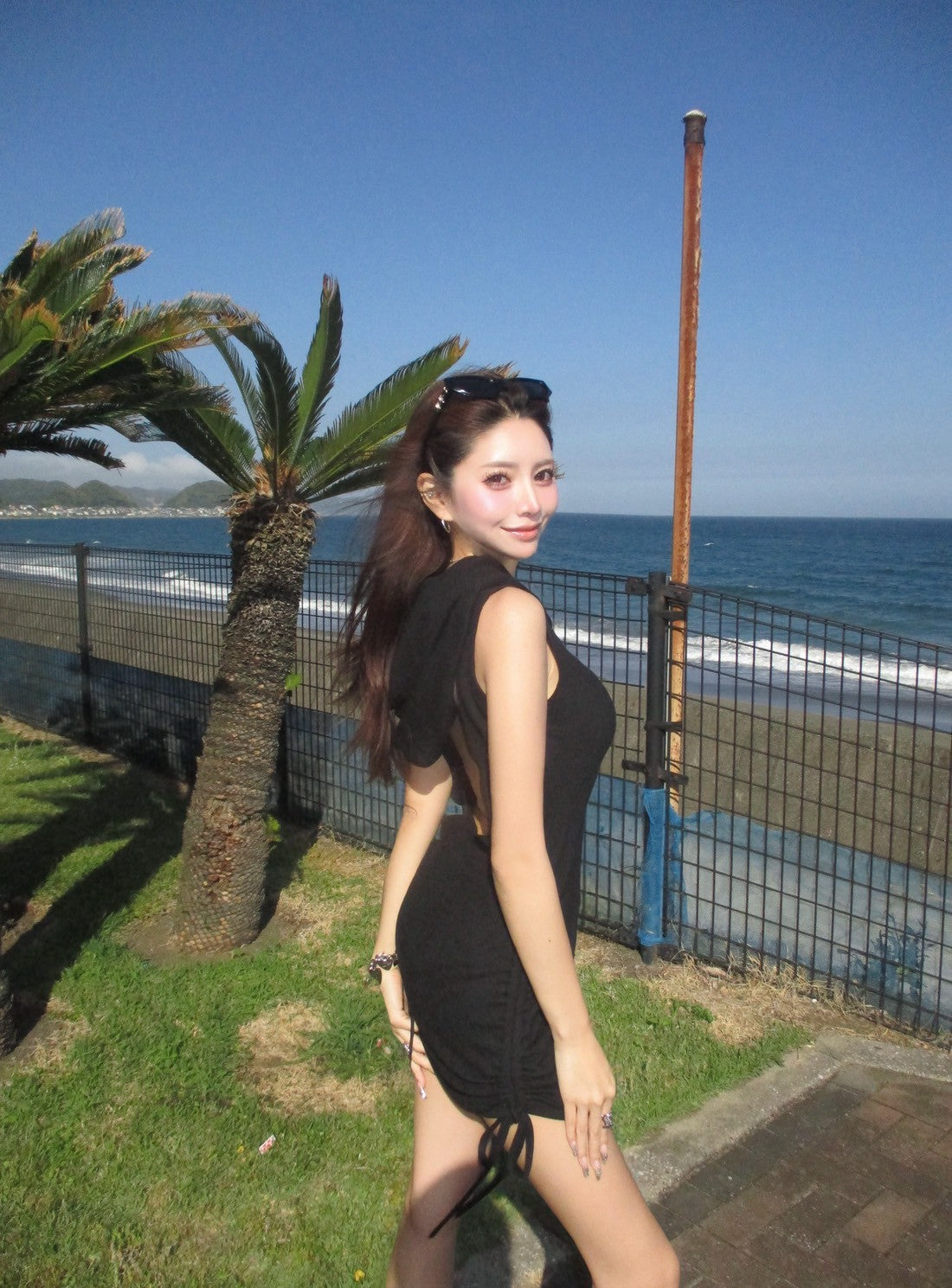 BACK OPEN sleeveless hoodie