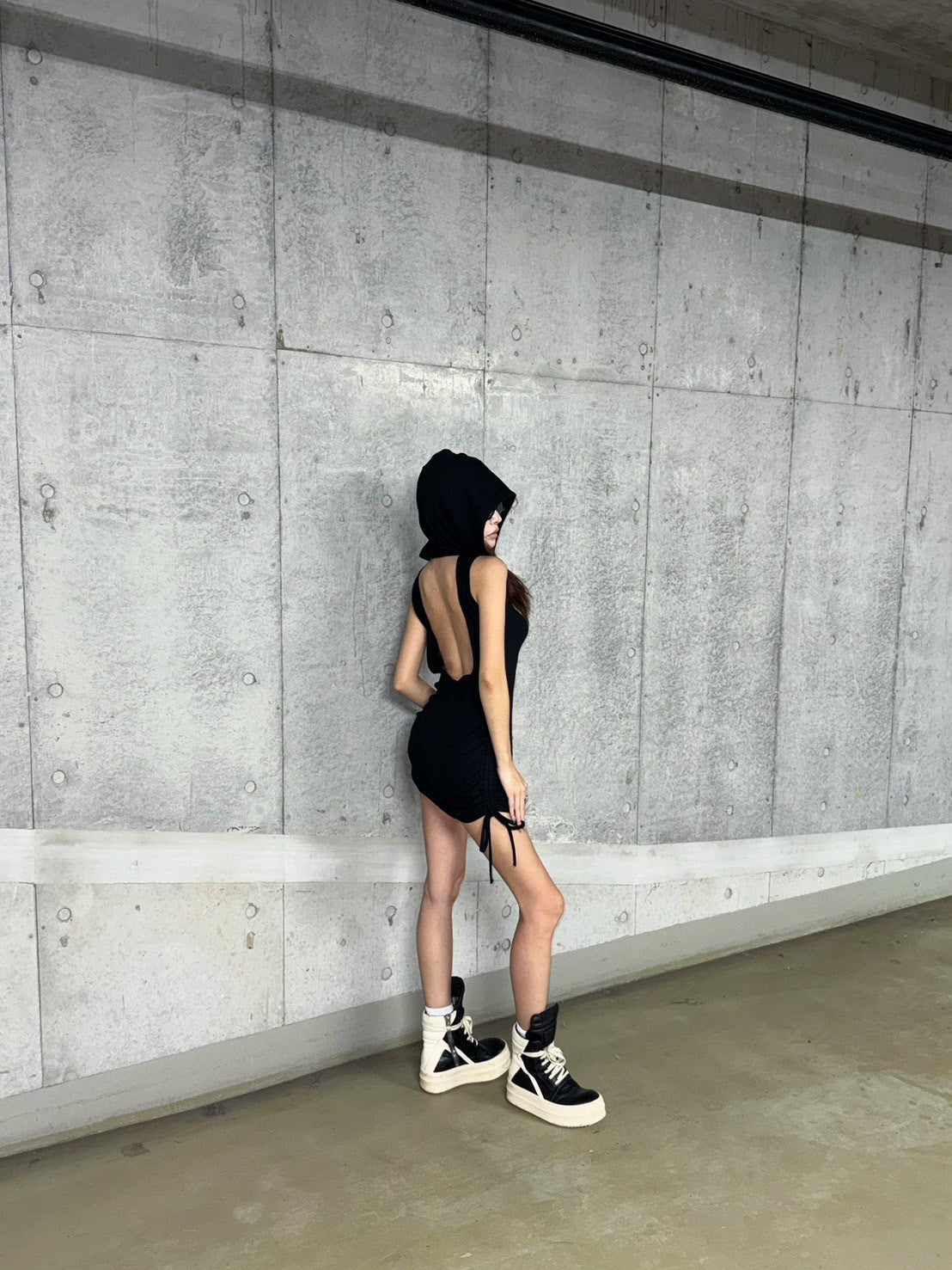 BACK OPEN sleeveless hoodie