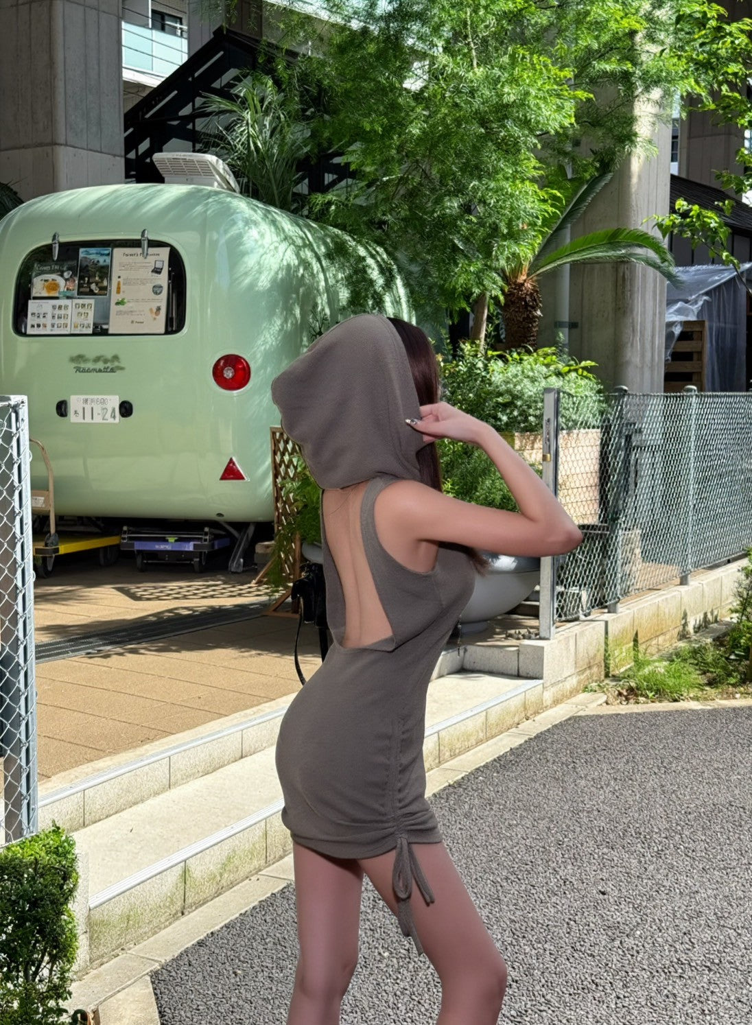 BACK OPEN sleeveless hoodie
