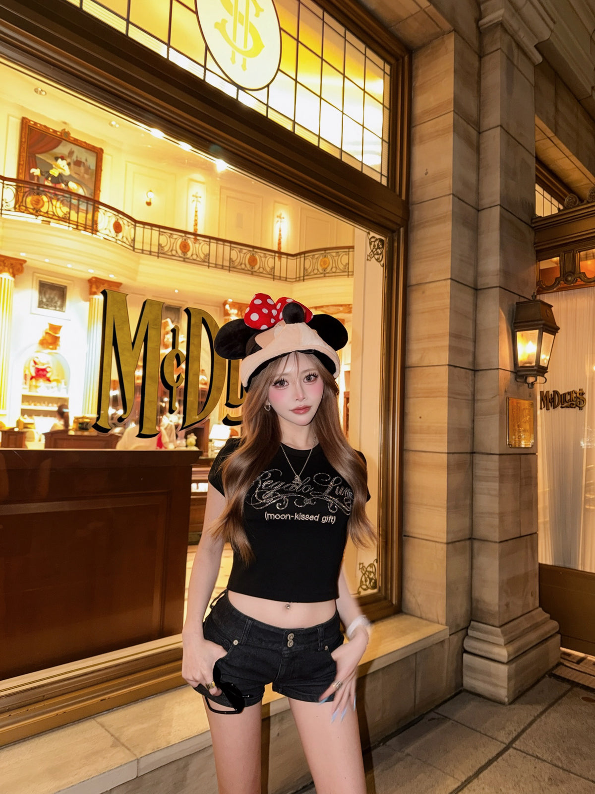 FITTED RHINESTONE TEE