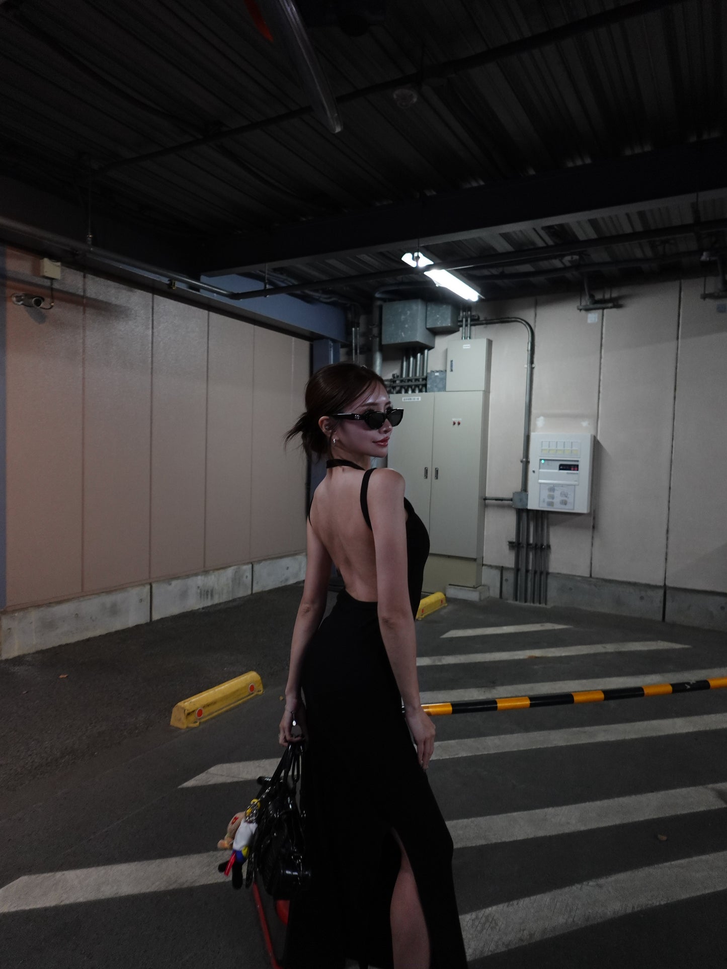 BACK OPEN スリットラメワンピース