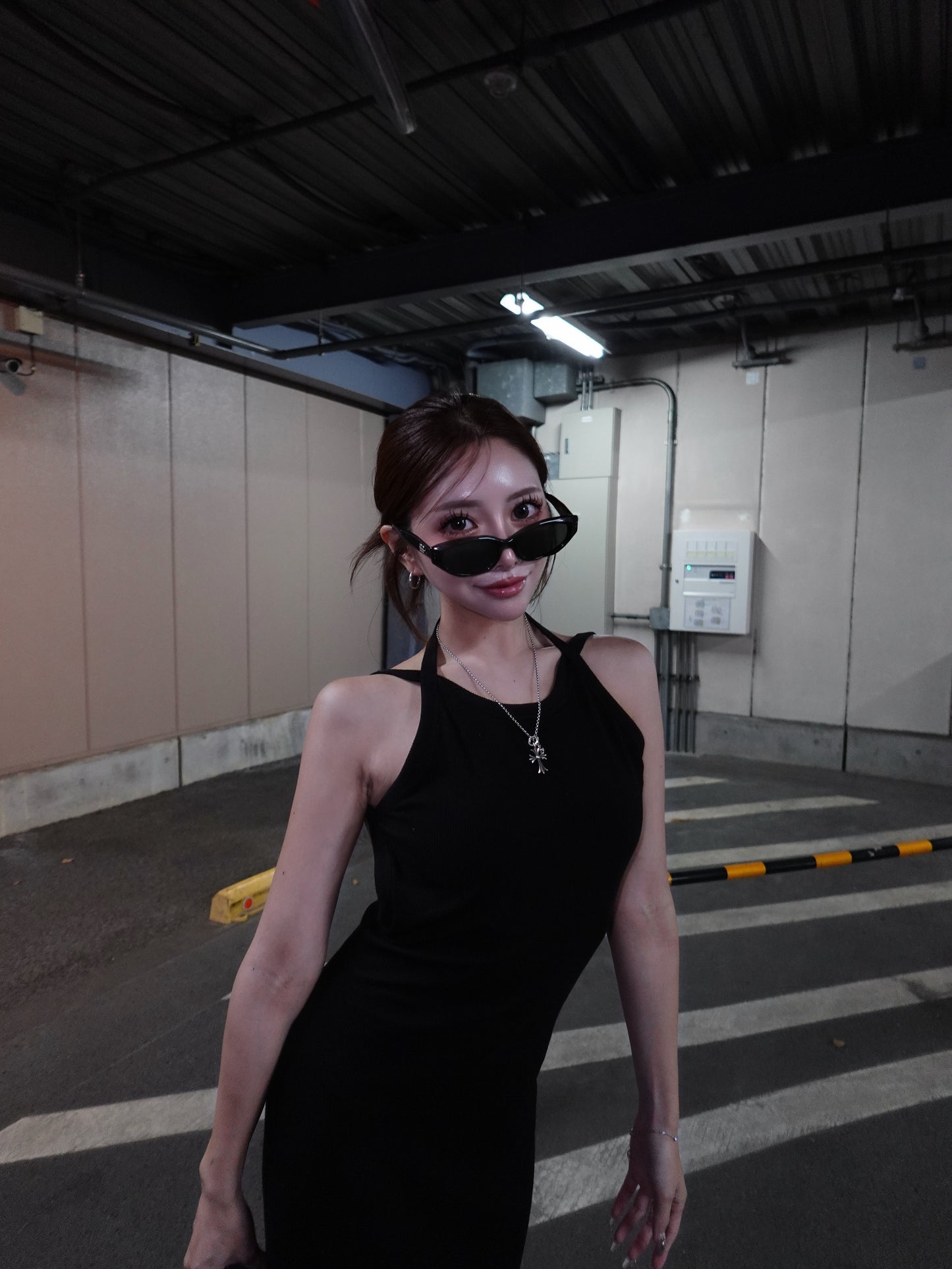 BACK OPEN スリットラメワンピース